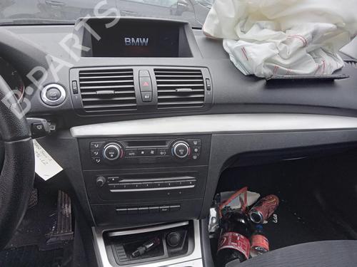 Bouton de warning BMW 1 (E87) 118 d (143 hp) 27018689