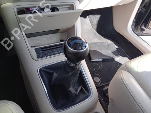 Used Gear lever VW TIGUAN (5N_) 2.0 TDI (140 hp) 26984722