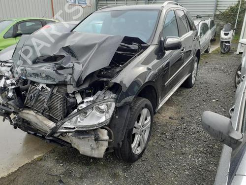 Front wiper motor MERCEDES-BENZ M-CLASS (W164) ML 320 CDI 4-matic (164.122) | BP26987761M29 