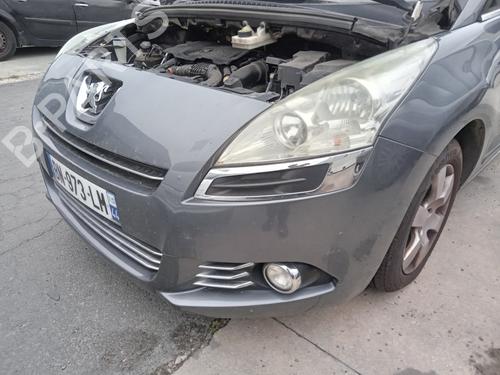 Used Left headlight PEUGEOT 5008 (0U_, 0E_) 1.6 HDi (112 hp) 28195340
