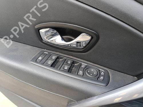Used Front left interior door handle Front left interior door handle RENAULT MEGANE III Grandtour (KZ0/1) 1.5 dCi (KZ09, KZ0D, KZ1G, KZ29, KZ14, KZ1W, KZ10, KZ1F,... (110 hp) 39583657 39583657