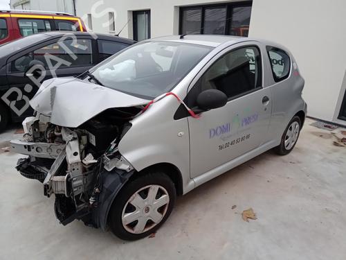 Used Left front fenders TOYOTA AYGO (_B1_) 1.0 (KGB10_, KGB10R) (68 hp) 27009371