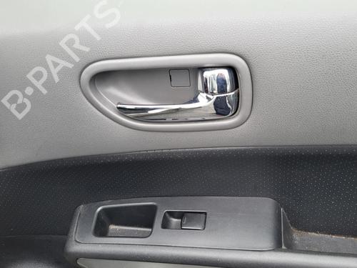 Used Front right interior door handle NISSAN X-TRAIL II (T31) 2.0 dCi 4x4 (150 hp) 26991810