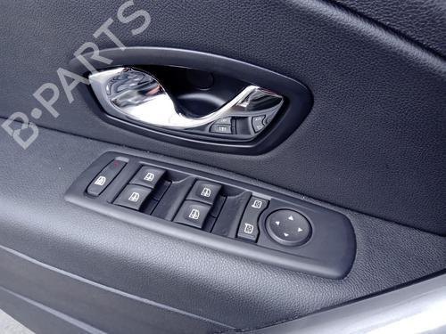 Used Left front window switch RENAULT MEGANE III Hatchback (BZ0/1_, B3_) 1.2 TCe (BZ2B, BZ11) (116 hp) 27007832