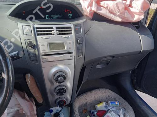 AC Styreenhet / Manøvreringsenhet TOYOTA YARIS (_P9_) 1.3 VVT-i (SCP90_, SCP90R) (87 hp) 26987415