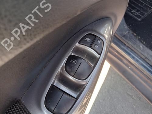 Used Left front window switch NISSAN JUKE (F15) 1.5 dCi (110 hp) 27011353