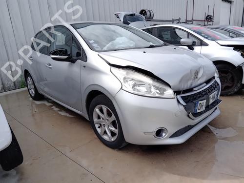 Used Front wiper motor PEUGEOT 208 I (CA_, CC_) 1.2 VTI 82 (82 hp) 28810832