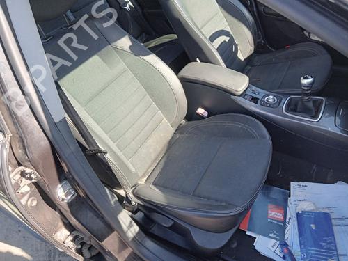 Used Right front seat RENAULT LAGUNA III Grandtour (KT0/1) 2.0 dCi (KT01, KT08, KT09, KT0K, KT12, KT1D, KT1W) (150 hp) 29846545