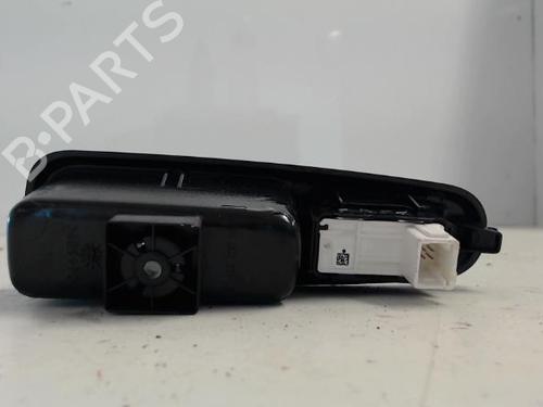 Used Right rear window switch Right rear window switch CITROËN C3 III (SX) 1.2 PureTech 82 (83 hp) 27007106 27007106