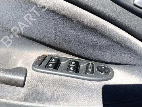 Used Left front window switch Left front window switch 39032625 39032625