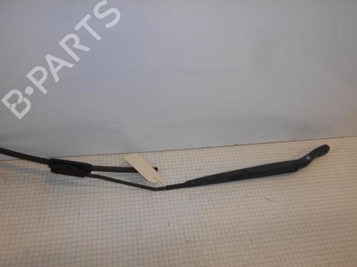 Used Front windshield wiper arm RENAULT MEGANE III Grandtour (KZ0/1) 1.5 dCi (KZ09, KZ0D, KZ1G, KZ29, KZ14, KZ1W, KZ10, KZ1F,... (110 hp) 27022452