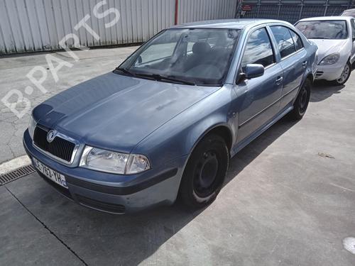 Used Front windshield wiper arm SKODA OCTAVIA I (1U2) 1.9 TDI (110 hp) 27001652