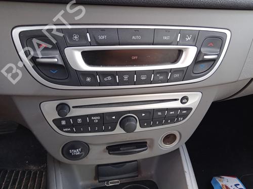 Radio RENAULT MEGANE III Hatchback (BZ0/1_, B3_) 1.4 TCe (BZ0F, BZ1V) 281158115R