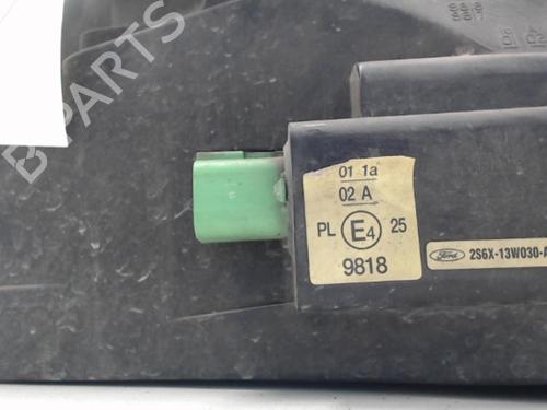 Faro izquierdo FORD FIESTA V (JH_, JD_) 1.4 16V (80 hp) 26999053