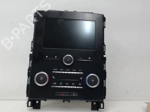 Used Radio RENAULT MEGANE IV Hatchback (B9A/M/N_) 1.5 dCi 110 (B9A3) (110 hp) 27017043