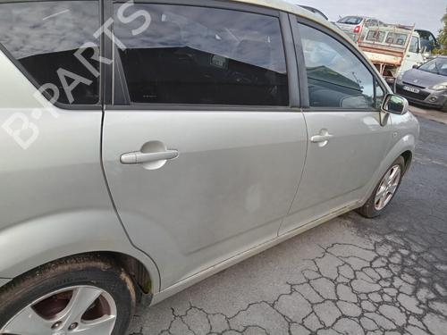 rear-right-exterior-door-handle-toyota-corolla-verso-zer_-zze12_-r1_-2004-2005-2006-2007-2008-2009-31175078 main image