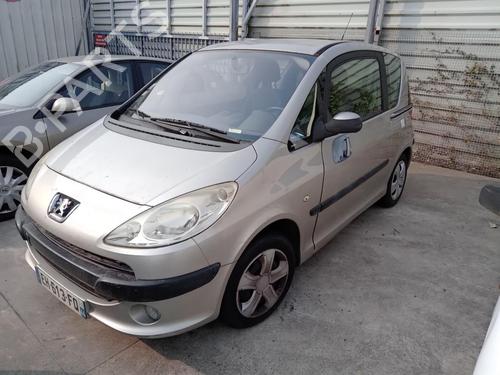 Used Left headlight PEUGEOT 1007 (KM_) 1.4 (75 hp) 26996165