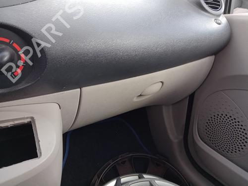 Used Glove box RENAULT TWINGO II (CN0_) 1.5 dCi (CN0E) (64 hp) 29969033