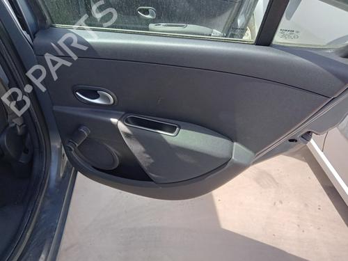 Høyre bak invendig håndtak RENAULT CLIO III (BR0/1, CR0/1) 1.5 dCi (C/BR0G, C/BR1G) (68 hp) 27017107