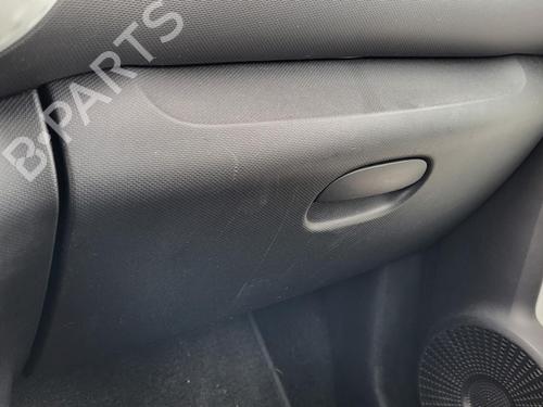 Used Glove box RENAULT TWINGO III (BCM_, BCA_) 1.0 SCe 70 (BCMB) (69 hp) 26983018