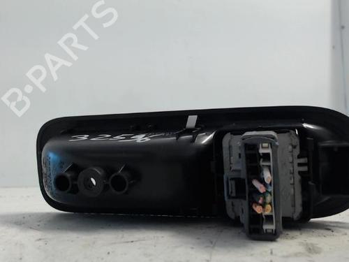 Used Left front window switch RENAULT CLIO III (BR0/1, CR0/1) 1.5 dCi (BR17, CR17) (86 hp) 27001733