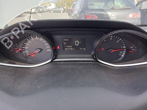 Used Instrument cluster PEUGEOT 308 SW II (LC_, LJ_, LR_, LX_, L4_) 1.6 BlueHDi 120 (120 hp) 30101395