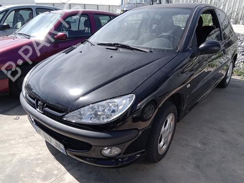 Forkjerm venstre PEUGEOT 206 Hatchback (2A/C) 1.4 i (75 hp) 26984714
