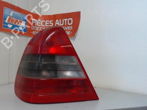 Venstre Baklys MERCEDES-BENZ C-CLASS (W202) C 220 D (202.121) (95 hp) 26983920