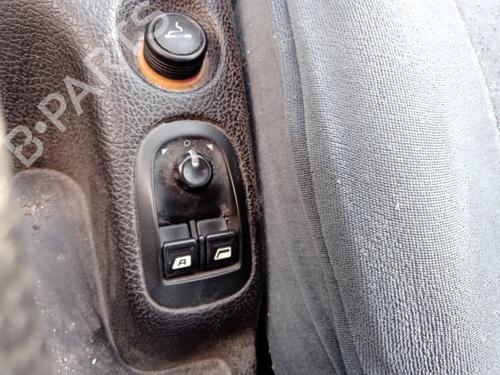 Used Left front window switch PEUGEOT 206 Hatchback (2A/C) 1.4 i (75 hp) 28814845