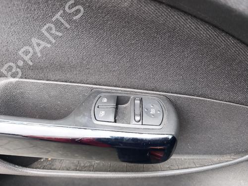 Pulsantiera anteriore sinistra Pulsantiera anteriore sinistra OPEL CORSA D (S07) 1.3 CDTI (L08, L68) (75 hp) 39891781 39891781