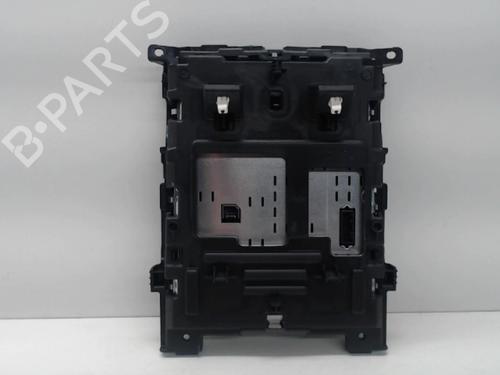 display-monitor-renault-megane-iv-hatchback-b9amn_-2015-27004545 main image