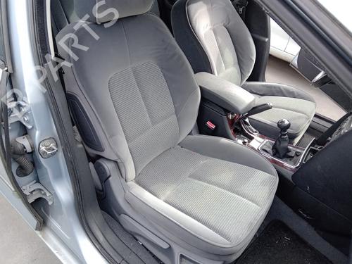 Used Right front seat PEUGEOT 407 SW (6E_, 6D_) 2.0 HDi 135 (136 hp) 27000343