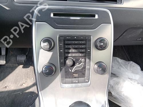 Used Radio VOLVO V70 III (135) D3 / D4 (163 hp) 27008197