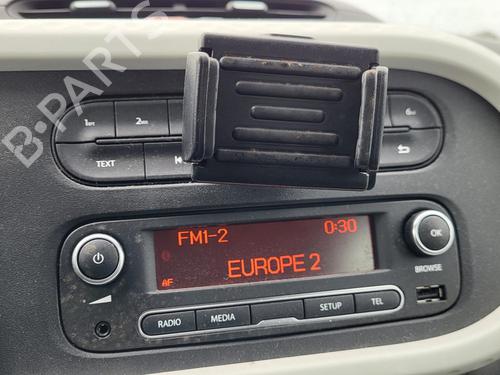 Used Radio RENAULT TWINGO III (BCM_, BCA_) 1.0 SCe 70 (BCMB) (69 hp) 26983019