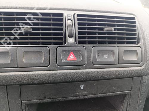 Used Warning switch Warning switch VW GOLF IV (1J1) 1.4 16V (75 hp) 39583747 39583747