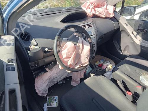 Høyre bak invendig håndtak TOYOTA YARIS (_P9_) 1.3 VVT-i (SCP90_, SCP90R) (87 hp) 26987405