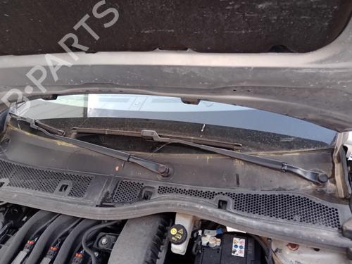 Used Front windshield wiper arm PEUGEOT 208 II (UB_, UP_, UW_, UJ_) 1.2 PureTech 75 (75 hp) 26993079