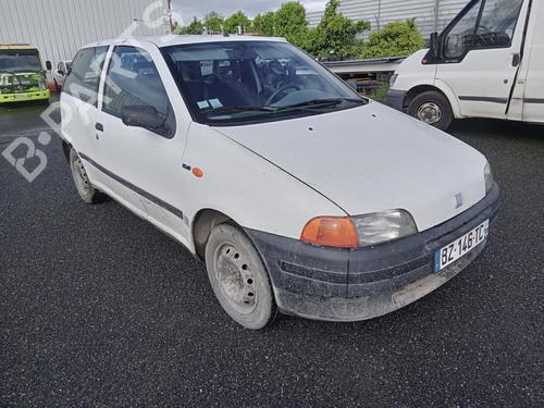 Used Front bumper Front bumper FIAT PUNTO (176_) 1.7 TD (176AT) (63 hp) 26982784 26982784