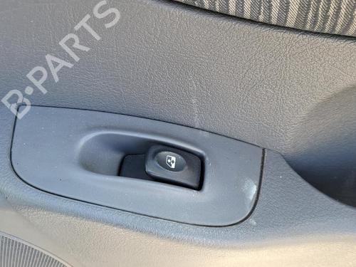 Used Right front window switch RENAULT MEGANE I (BA0/1_) 1.9 dCi (BA05, BA1F) (102 hp) 26981474