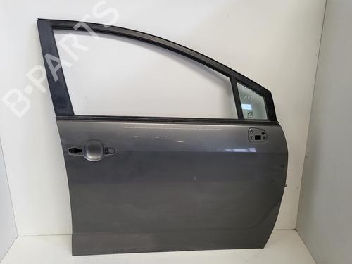 Used Right front door TOYOTA COROLLA Verso (ZER_, ZZE12_, R1_) 2.0 D-4D (CUR10_, CUR10R) (116 hp) 26987928