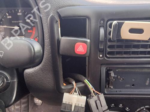 Bouton de warning VW POLO III (6N1) 64 1.9 D (64 hp) 27001275