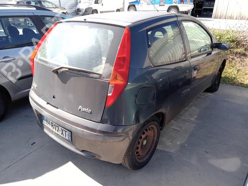 Używane Klapa wlewu paliwa FIAT PUNTO (188_) 1.2 60 (188.030, .050, .130, .150, .230, .250) (60 hp) 26981757