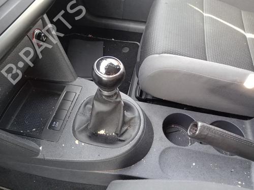 Levier de vitesses VW TOURAN (1T1, 1T2) 1.9 TDI (105 hp) 31810662