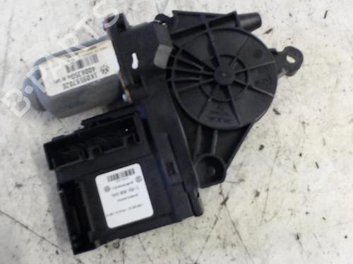 Rudehejsemotor forskærm højre VW GOLF V (1K1) 1.6 FSI (115 hp) 26982211