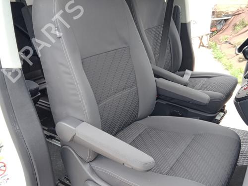 Sæde højre fortil VW TRANSPORTER T5 Bus (7HB, 7HJ, 7EB, 7EJ) 2.0 BiTDI (180 hp) 32361752