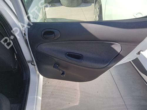 Høyre bak invendig håndtak PEUGEOT 206+ (2L_, 2M_) 1.4 i (73 hp) 27000205