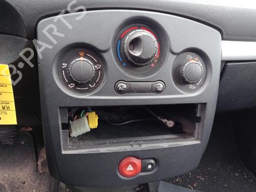 warning-switch-renault-clio-iii-br01-cr01-2005-2006-2007-2008-2009-2010-2011-2012-2013-2014-32188467 main image