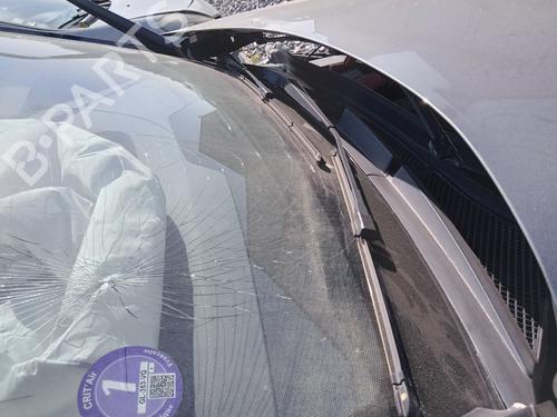 Used Front windshield wiper arm MERCEDES-BENZ B-CLASS Sports Tourer (W246, W242) B 200 (246.243) (156 hp) 26999901
