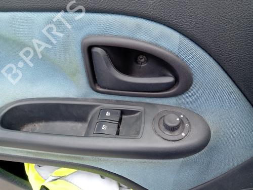 Used Left front window switch RENAULT CLIO II (BB_, CB_) 1.2 16V (BB05, BB0W, BB11, BB27, BB2T, BB2U, BB2V, CB05,... (75 hp) 29529330