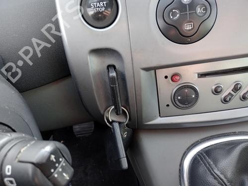 Used Card reader Card reader RENAULT SCÉNIC II (JM0/1_) [2003-2010] 33545940 33545940